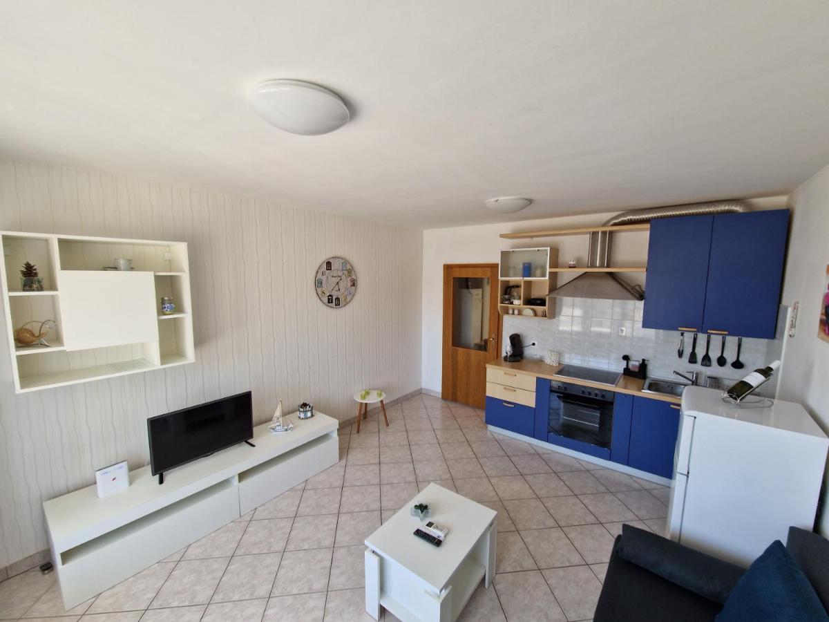 Apartman"Petra" Krk Town Exterior foto